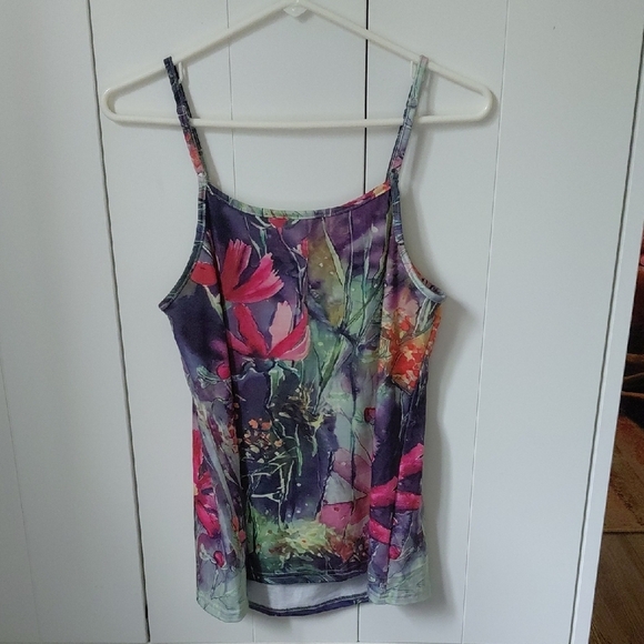 Pink and Red Sleeveless Camisole with Relaxed Fit - Picture 4 of 4